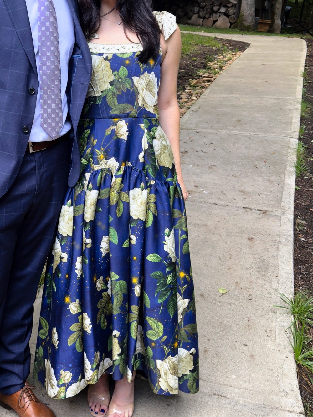 Alice + Olivia Rosalee floral bustier A-Line tie-strap midi dress in blue - Picture 6 of 6